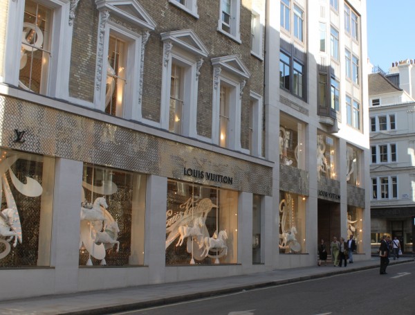 Louis Vuitton Bond Street Window Shopping