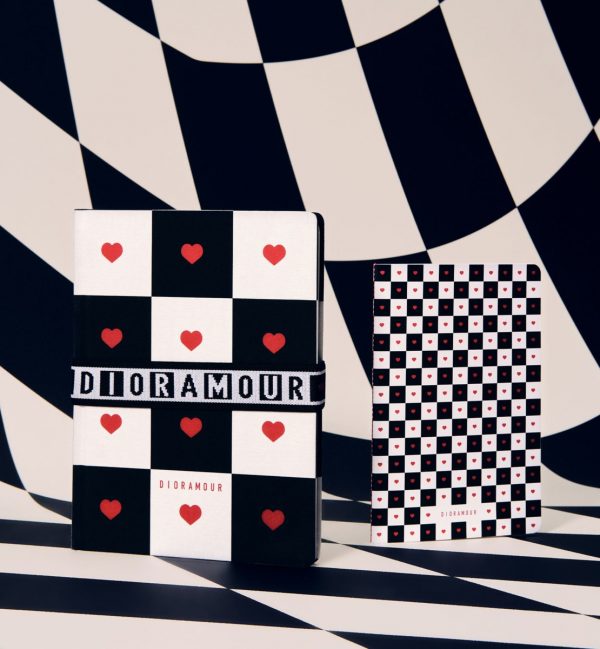 dioramour pop up